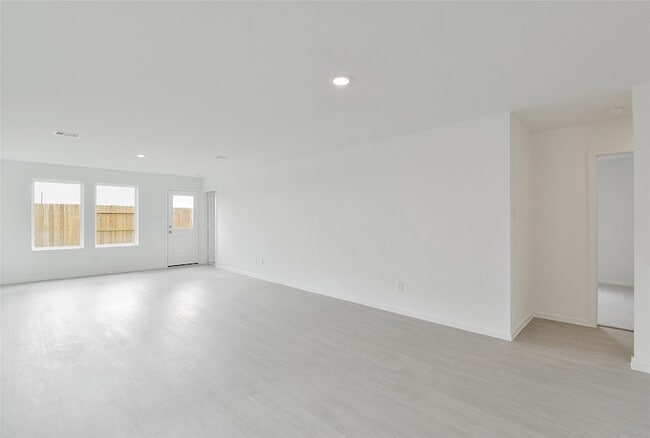 Building Photo - 16818 Great Highlands Dr