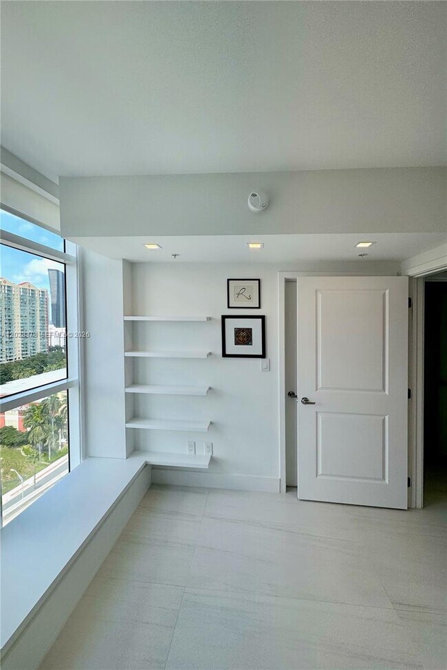 Building Photo - 400 Sunny Isles Blvd