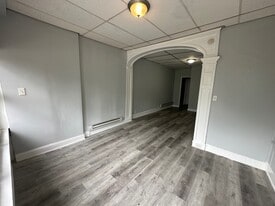 Building Photo - 543 W Roosevelt Blvd