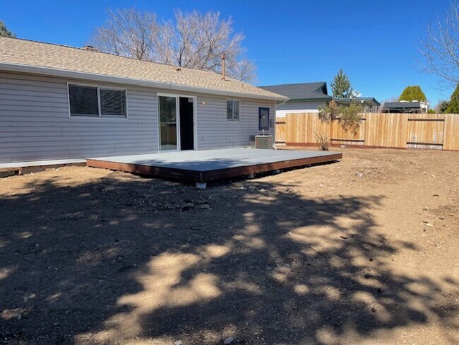 Building Photo - Coming Soon! Modern Comfort Meets Stylish Living in This Updated Sparks Home!