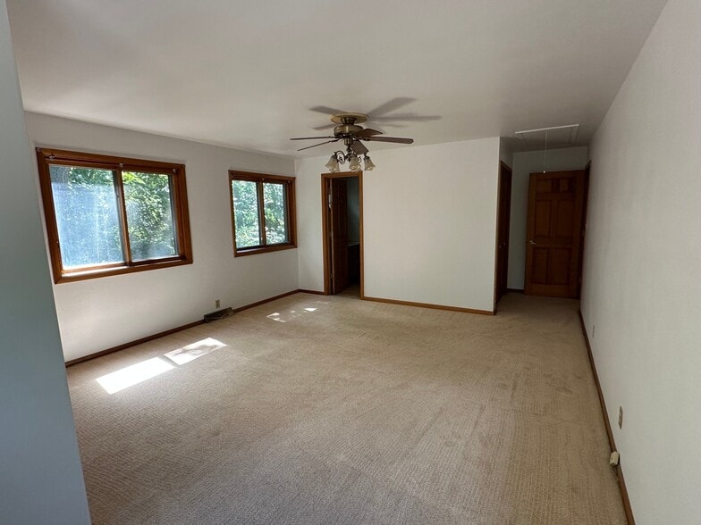 Building Photo - 2642 WI-120