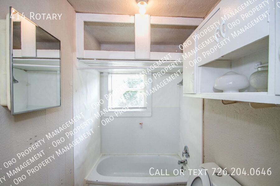 Building Photo - 414 Rotary-