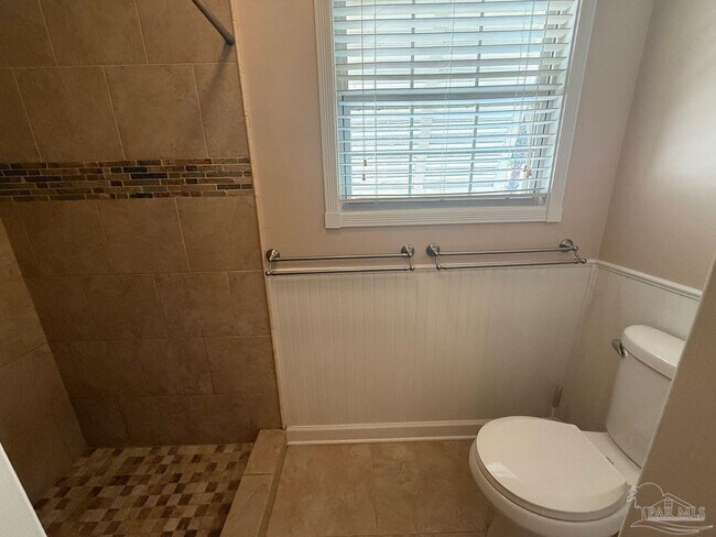 Building Photo - 905 Poinciana Dr