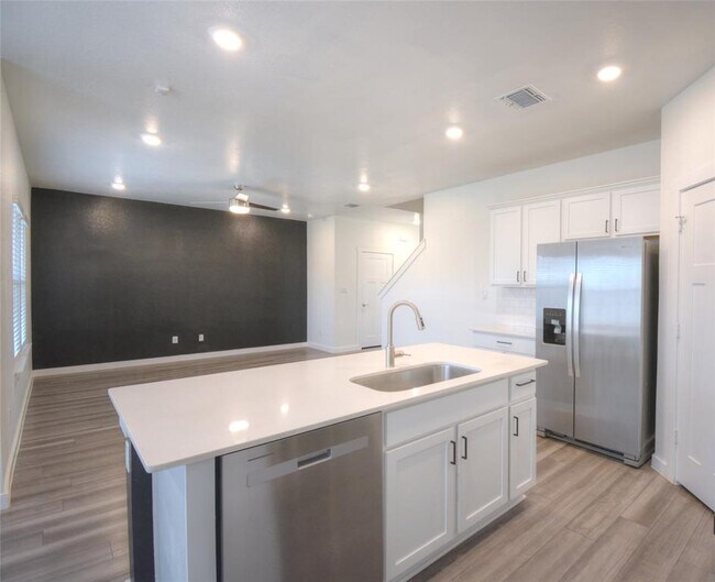 Building Photo - 1137 Tipton St