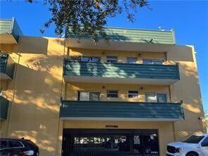 Building Photo - 1975 NE 135th St