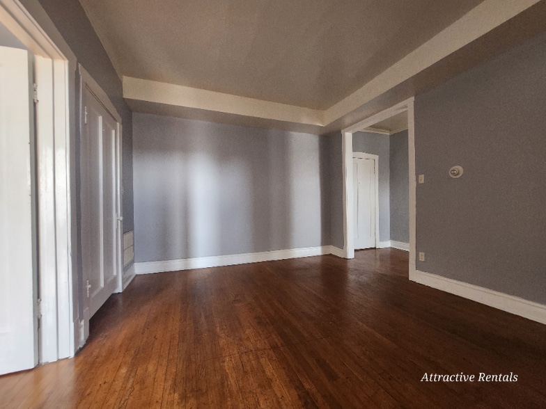 Building Photo - 1160 S Mason Ave