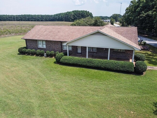 Building Photo - 600 Garrison Rd