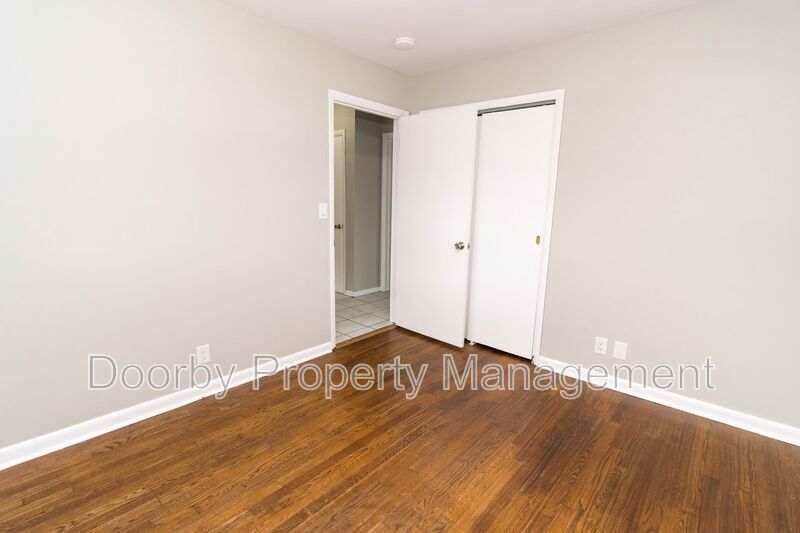 Building Photo - 2418 Hickory Valley Rd