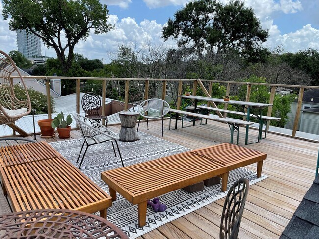 Building Photo - 429 Hawthorne St