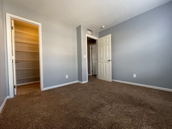 Building Photo - 1251 Hall Ln