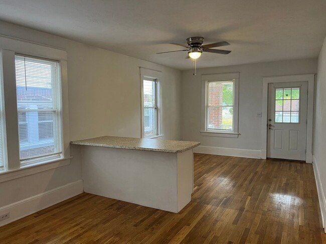 Building Photo - 1416 Morningside St SE