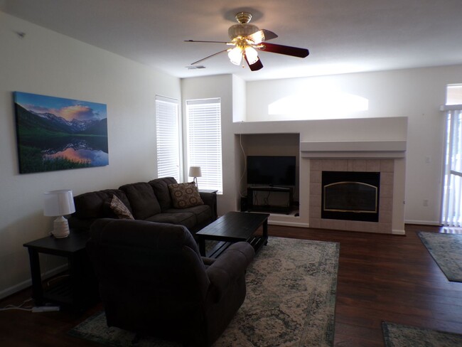 Building Photo - Littleton 3 Bed 2 Bath Condo Retreat!