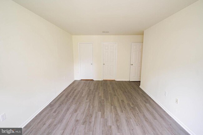 Building Photo - 802 College Ln