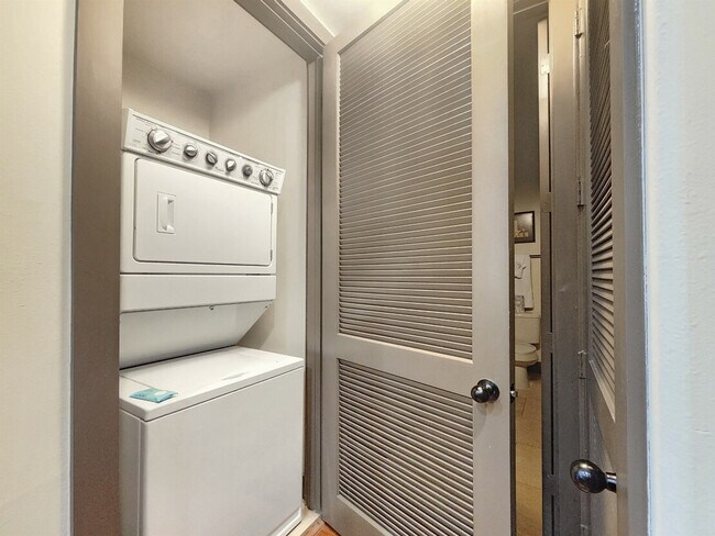 Building Photo - 2626 Sage Rd