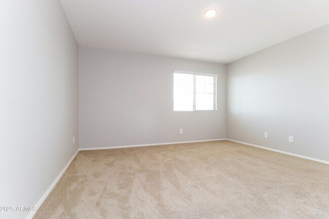 Building Photo - 8579 S 253rd Ave