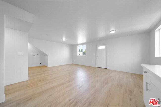 Building Photo - 236 W 84th Pl