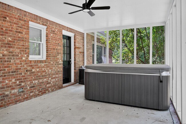 Building Photo - Beautiful home in Spring Valley
