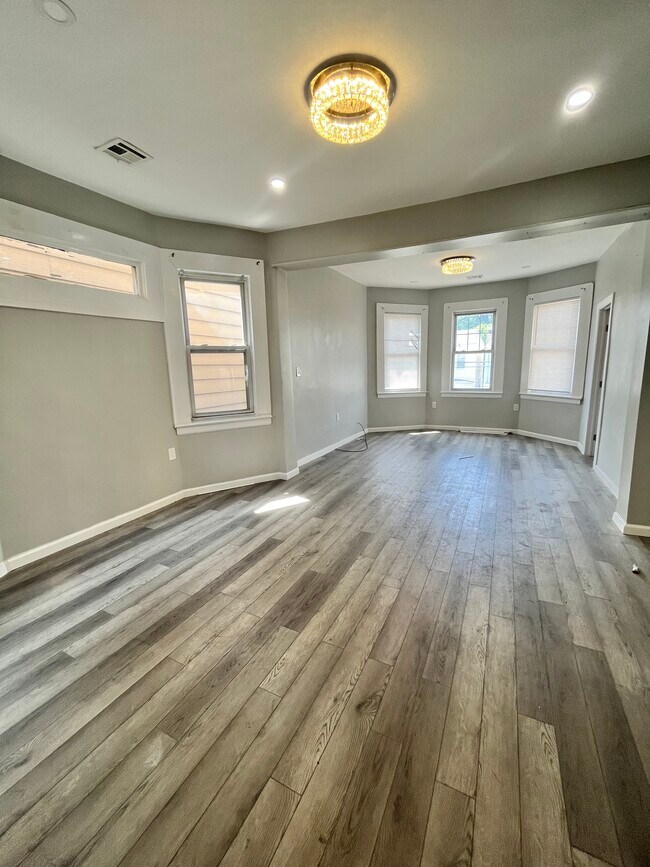 Unit 2 - 144 Bidwell Ave