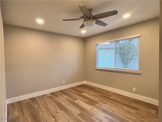 Building Photo - 5880 Duneville Ct