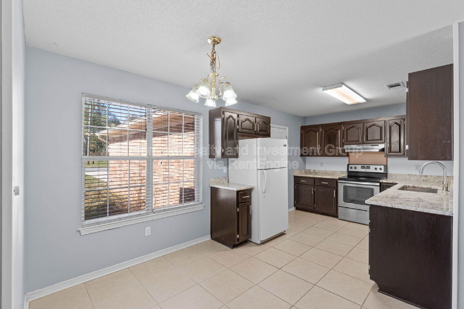 Building Photo - 2254 Calle De Cantabria