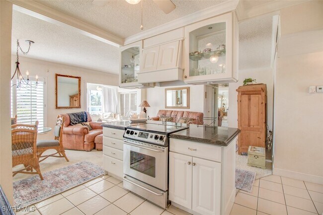 Primary Photo - 250 7th Ave S