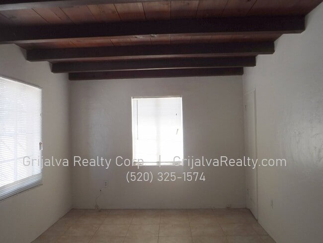 Building Photo - 1339 N Howard Blvd