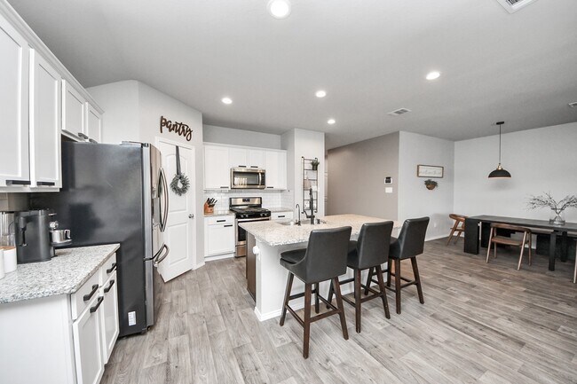 Building Photo - 4315 Nervesa Dr.