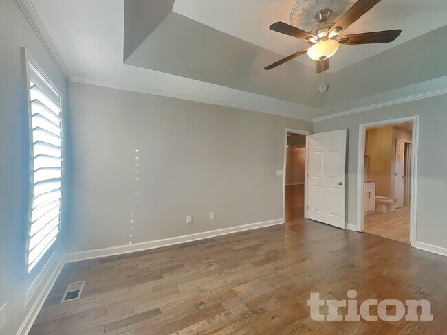 Building Photo - 424 Mya Marie Dr