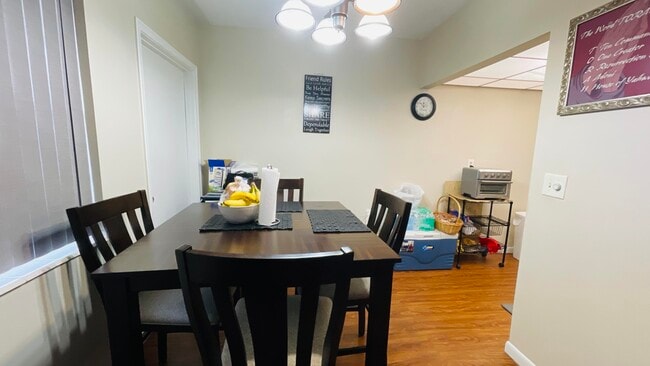 Building Photo - 138 Salisbury I