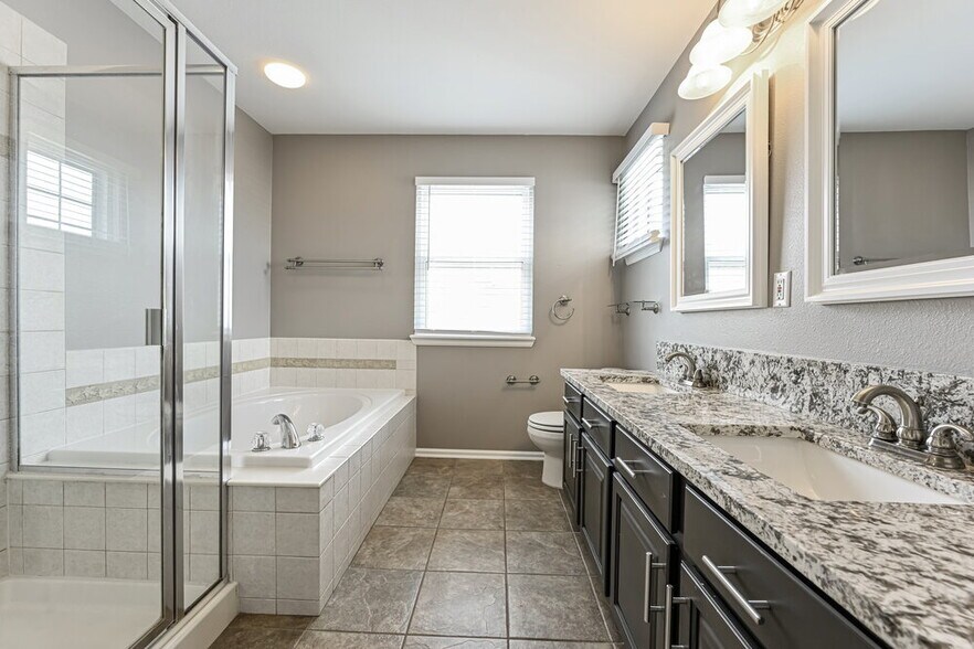 Building Photo - 858 Sundown Dr