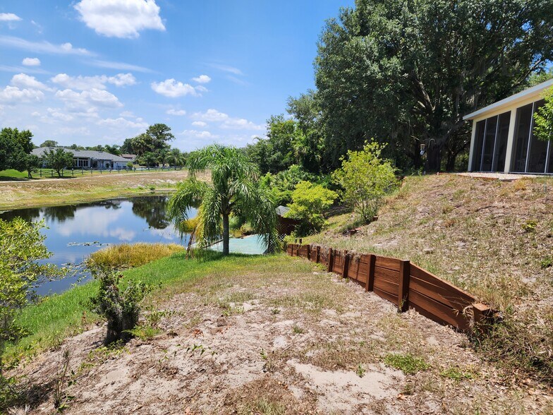 Building Photo - 223 Golf Aire Blvd