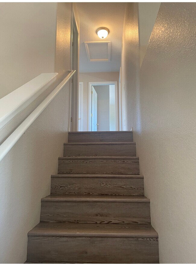 Building Photo - Charming 3 beds 2.5 baths in Firestone