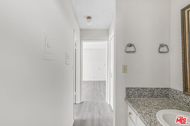 Building Photo - 1811 Parnell Ave