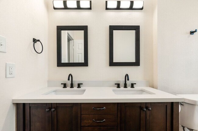 Building Photo - Recently Remodeled 3 bed, 2 bath, with 2-car Garage!