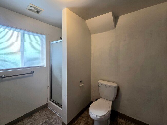 Building Photo - 112 Ridgemont Dr