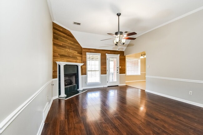 Building Photo - 9355 Lacee Ln