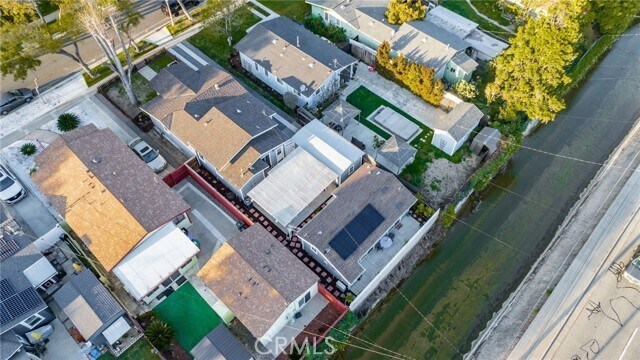 Building Photo - 426 Jacaranda Pl