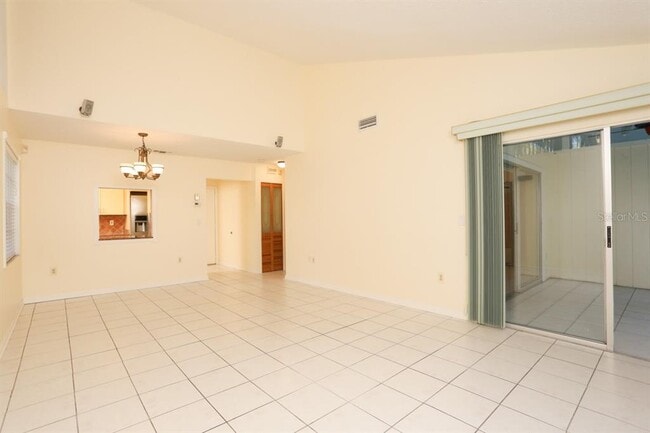 Building Photo - 4755 Village Garden Dr