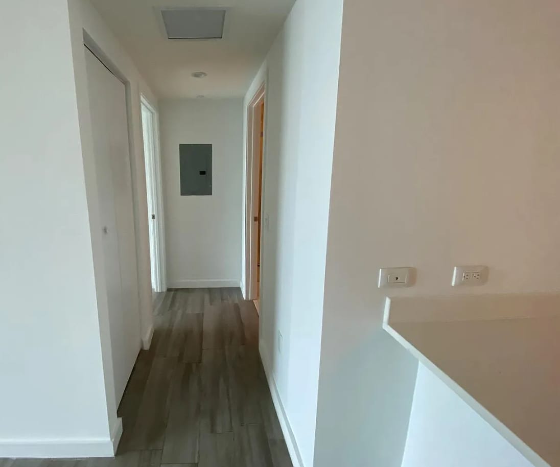 Building Photo - 1100 S Miami Ave