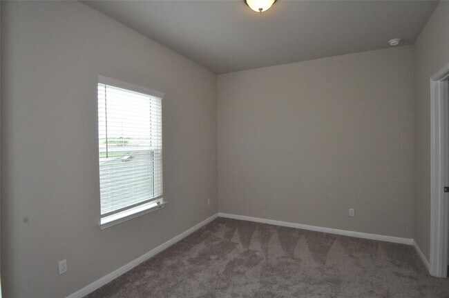 Building Photo - 1621 Bella Dr