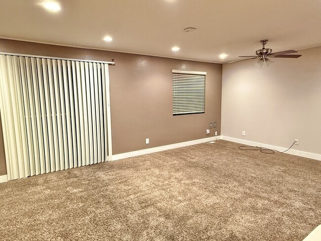 Building Photo - 7426 S 700 E