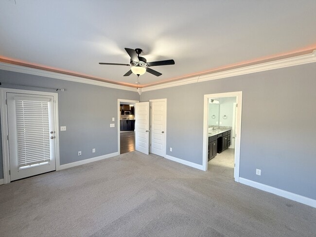 Building Photo - 218 Woodgrove Dr NW