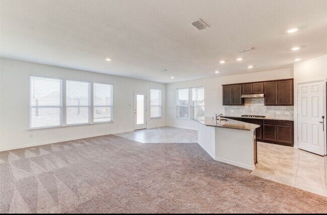 Building Photo - 321 Wild Onion Ln