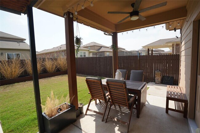 Building Photo - 3221 Pearlman Dr