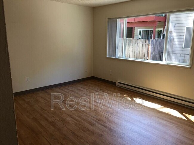 Building Photo - 13437 SE Stark St