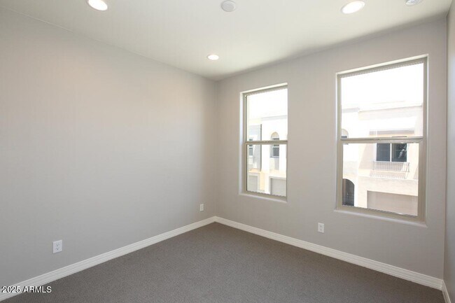 Building Photo - 23066 N 74th Pl
