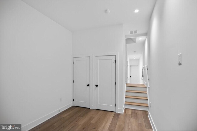 Building Photo - 635 N 7th St