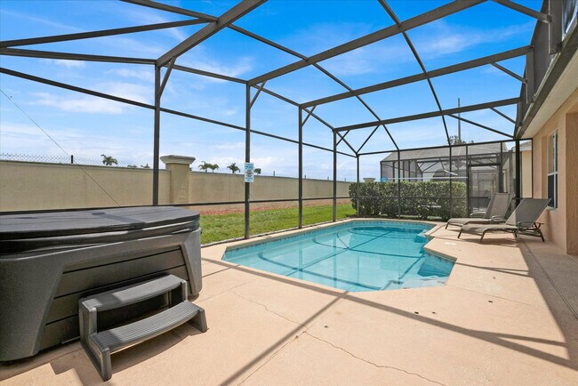 Building Photo - 8190 Fan Palm Way