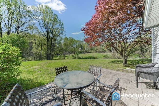 Building Photo - House for Rent in Coatesville