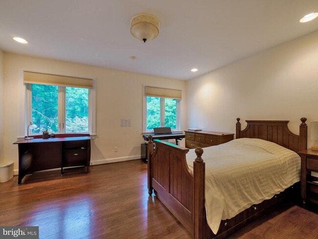 Building Photo - 6513 Kenhill Rd